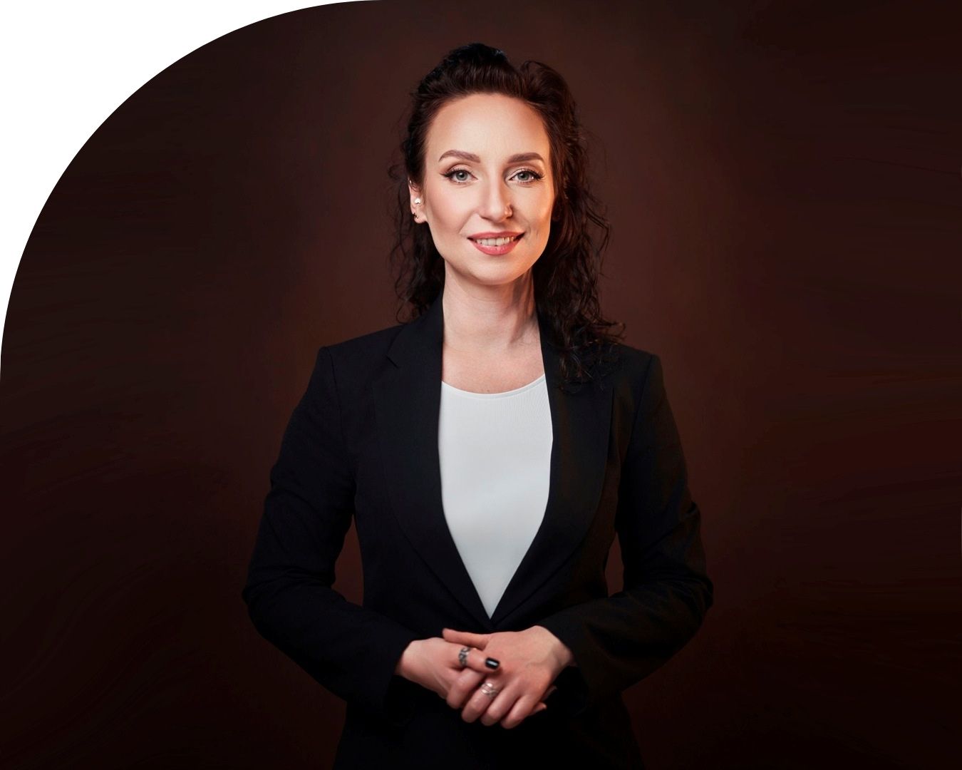 monika chomiuk · marketing & content creator · moco deco studio 2026